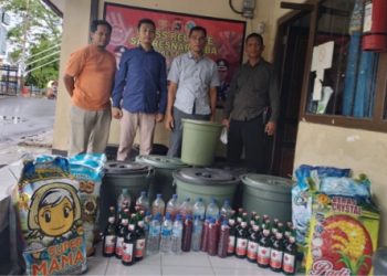 Tim Polres Dompu Sita Ratusan Botol Miras Oplosan
