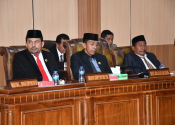 Rapat Paripurna Pengesahan APBDP Tahun 2022, Diwarnai Aksi Gedor Pintu