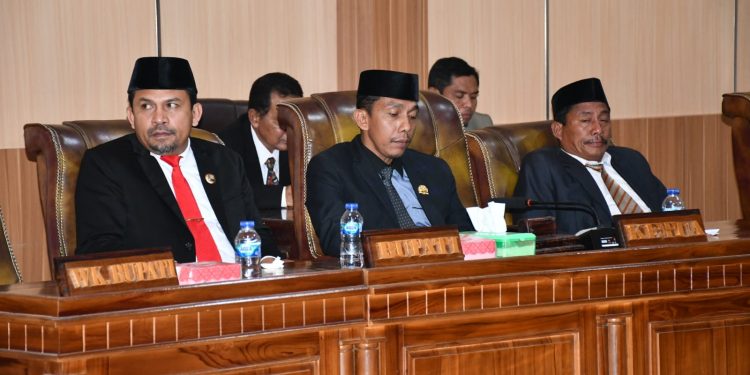 Rapat Paripurna Pengesahan APBDP Tahun 2022, Diwarnai Aksi Gedor Pintu