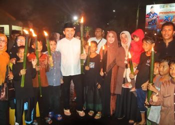 Songsong Bulan Ramadhan 1444 H, Bupati Dompu Pimpin Pawai Obor