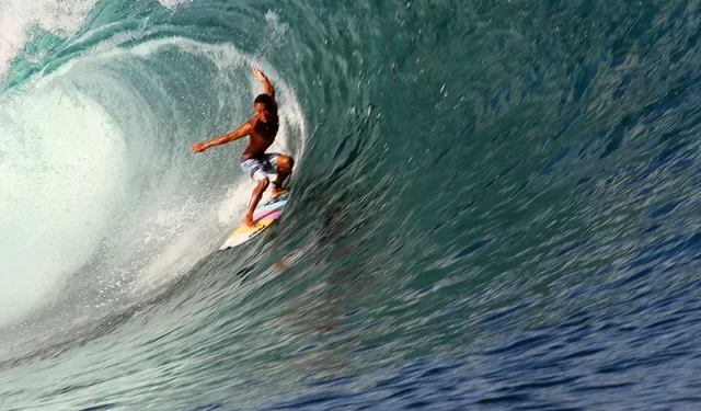 Event Liga Surfing Dunia di Lakey Batal Dilaksanakan