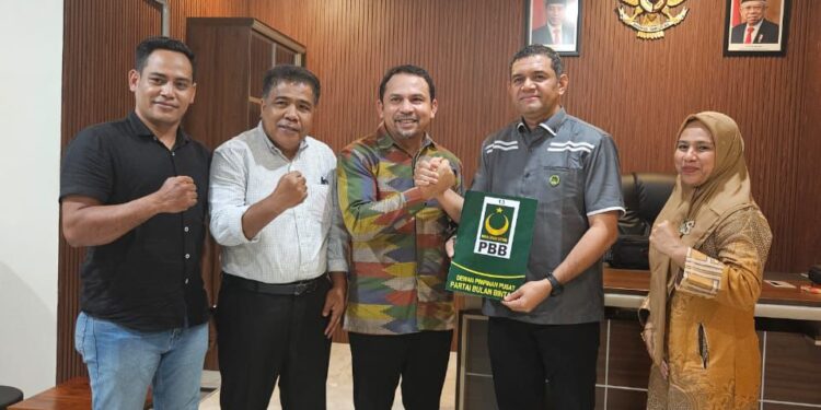 Menuju Pilkada Dompu 2024, DPP PBB Berikan Surat Persetujuan Prinsip kepada H. Kader Jaelani