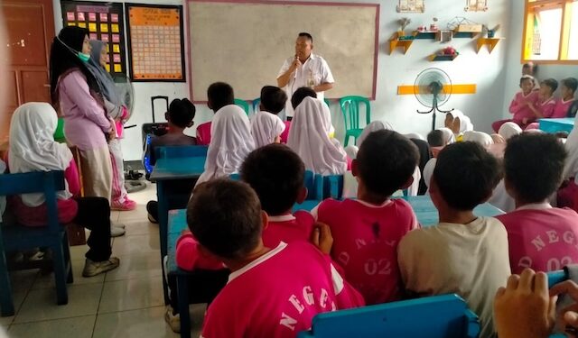 UPTD BLUD Puskesmas Dompu Barat Edukasi Warga tentang PSN dan Pembagian Obat Cacing