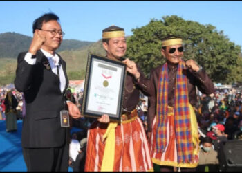 Tarian Ou Balumba Berhasil Raih Penghargaan MURI, 21.220 Penari Goyang Pantai Lakey