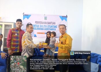 Bareng Penyuluh KB, OTA Kelurahan Doro Tangga Berbagi Telor