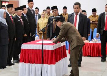 Mutasi Pertama, Pemkab Dompu Rolling 15 Pimpinan OPD