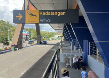 Lapak Komersial Kuasai Area, Pengunjung Keluhkan Ketiadaan Kursi Umum di Bandara Bima