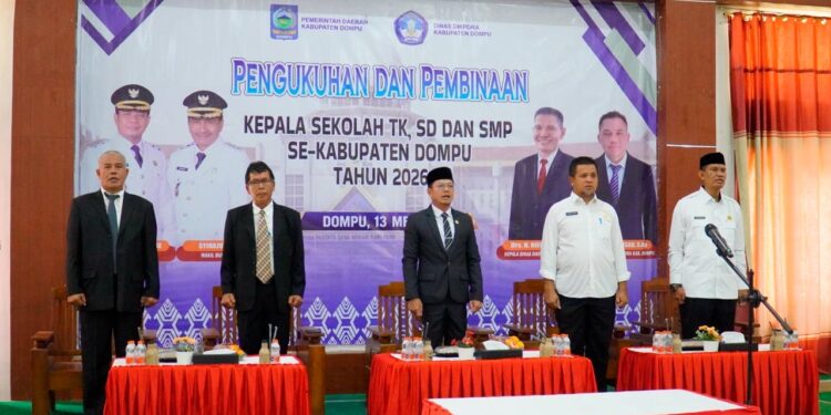 Bupati Dompu Lantik 42 Kepala Sekolah, Ketidakhadiran Wakil Bupati Jadi Sorotan