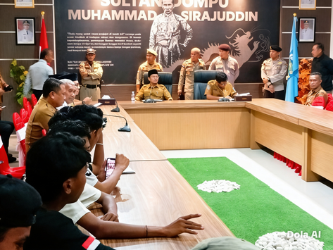 Bupati Dompu : Infrastruktur Masih Jadi PR Besar, Perbaikan Jalan Ditarget Tuntas 2026