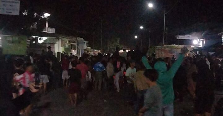 Sembilan Jam Jalur Bima–Sumbawa Lumpuh: Warga O’o Blokir Jalan, Tuntut Terduga Pelaku Penganiayaan Ditangkap Kembali